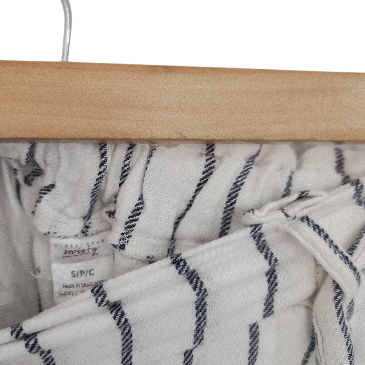 STREETWEAR SOCIETY מכנסיים קצרים לאישה מידה S