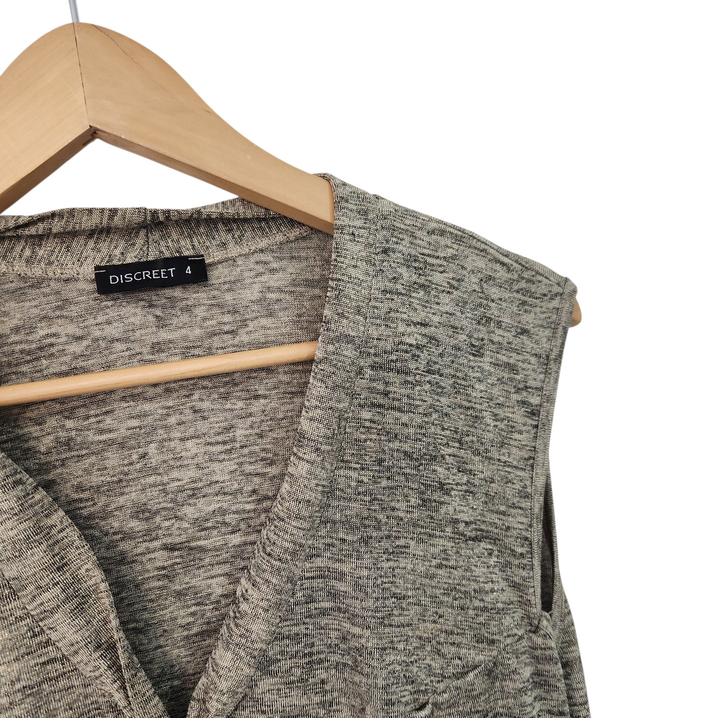 DISCREET | גופיה מעוצבת נוצצת | לאישה מידה 4