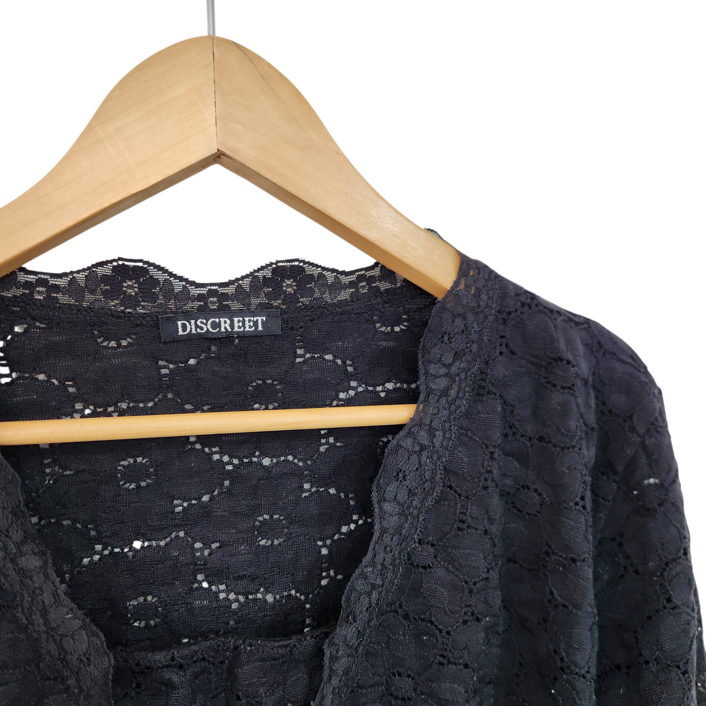 DISCREET | חולצת תחרה שחורה עם קשירה קדמית ושרוול ארוך | לאישה מידה L