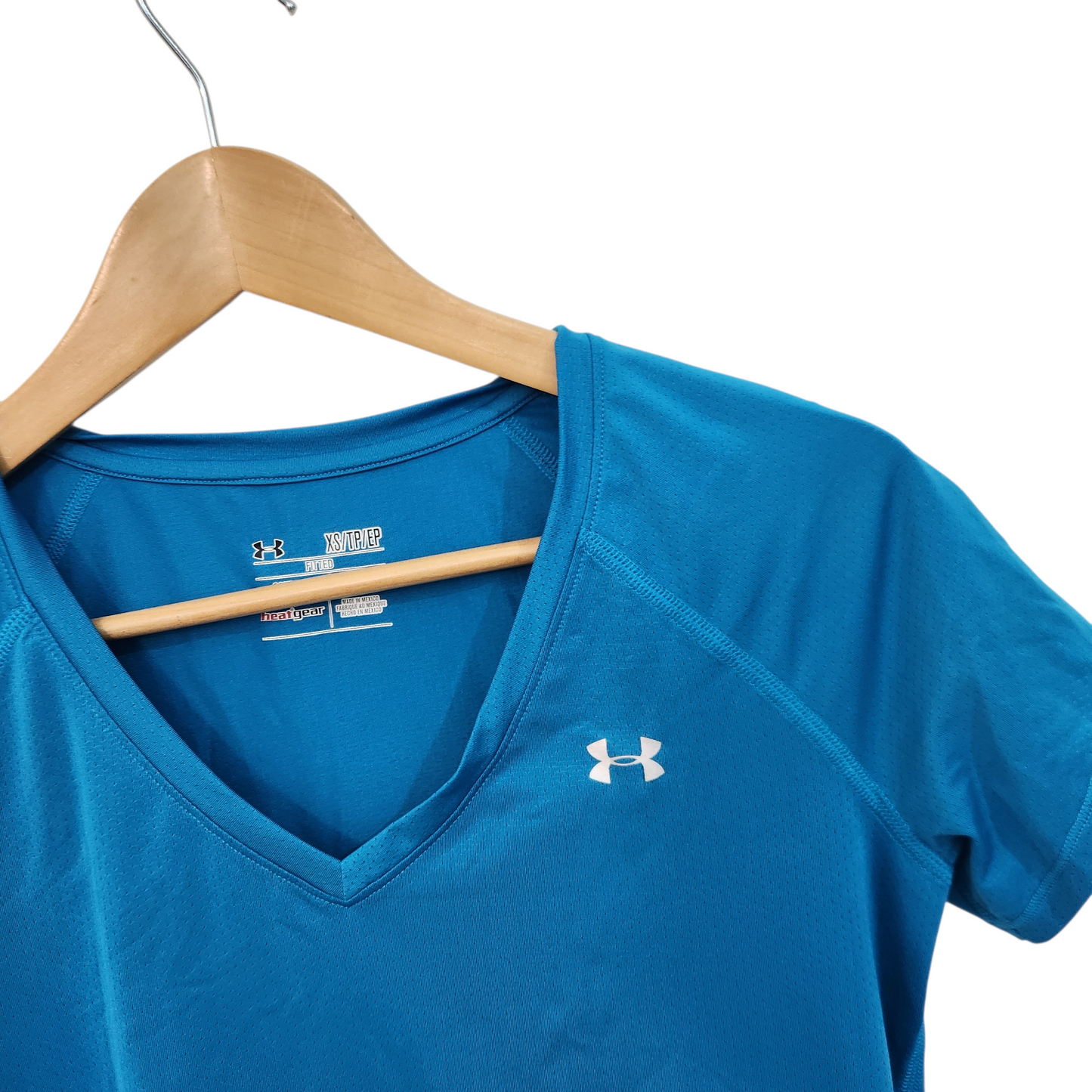 UNDER ARMOR Heatgear חולצת ספורט קצרה לאישה מידה XS