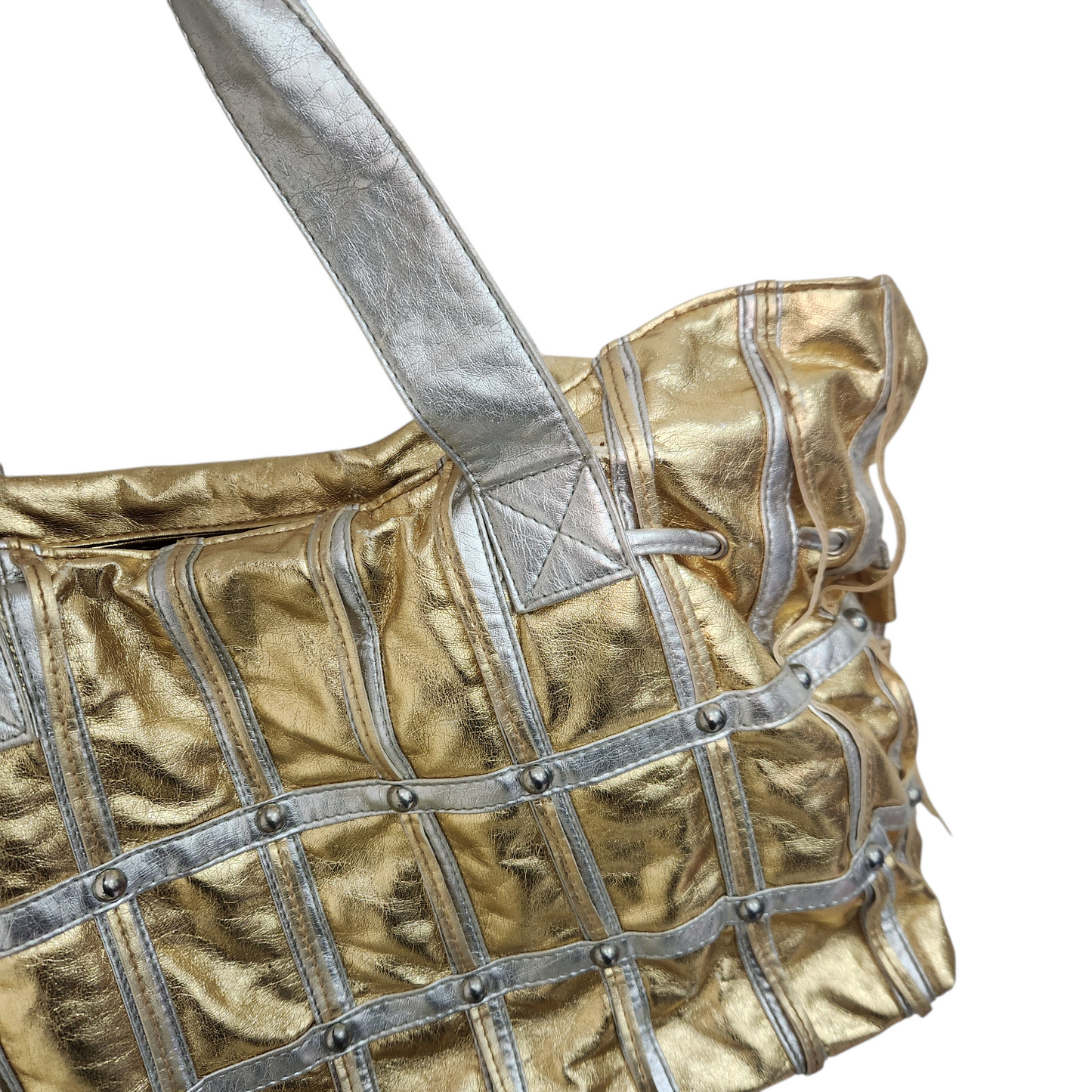 תיק כתף בגוון זהב עם כפתיות כסופות