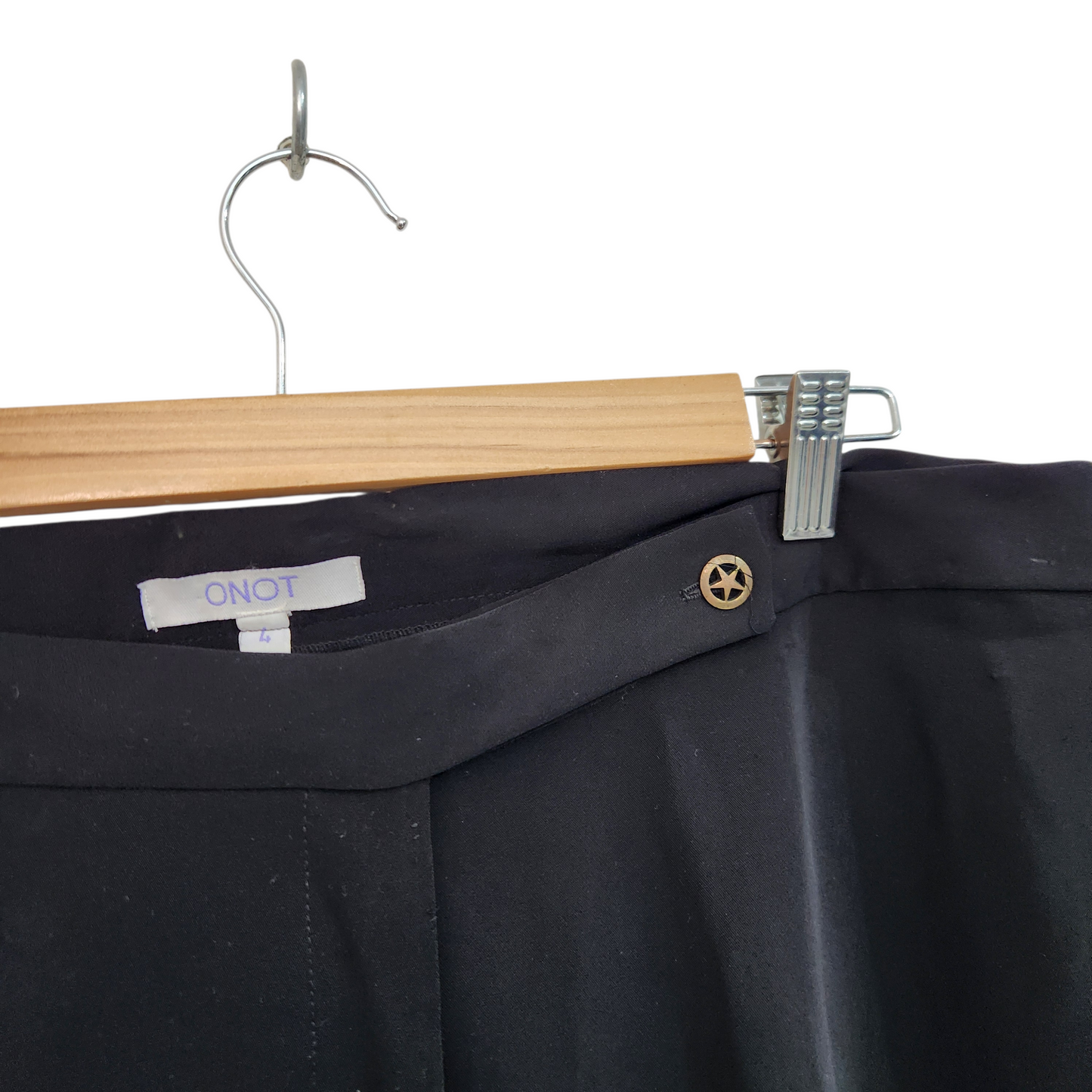 ONOT | מכנסיים ארוכים דקים צבע שחור | לאישה מידה 4 | 40 אינץ'