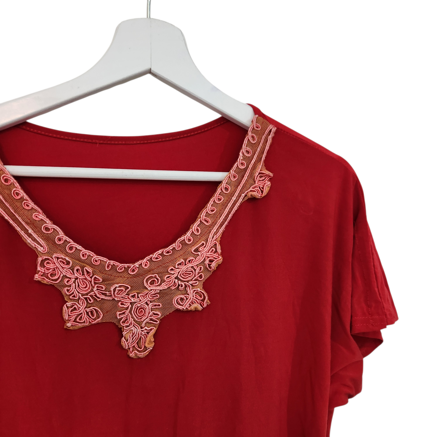 חולצה אדומה לאישה מידה XL