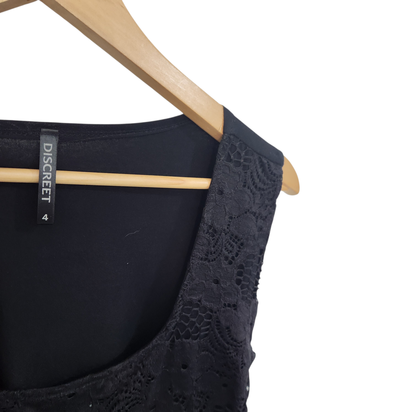 DISCREET | גופיה שחורה עם תחרה | לאישה מידה XL