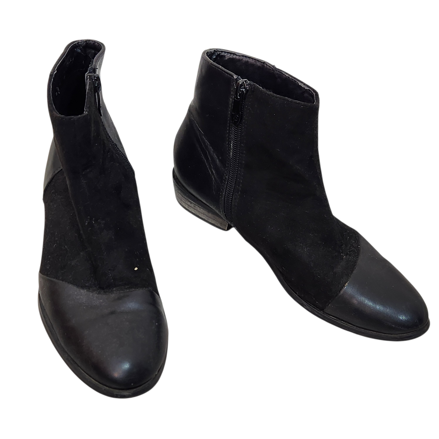 נעלי מגף צבע שחור | לאישה מידה 38