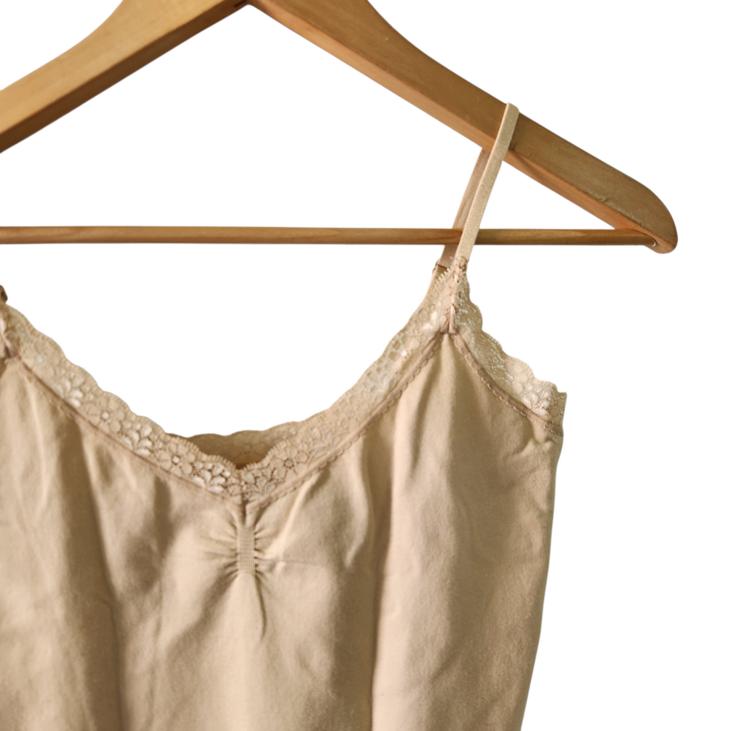 גופייה בייסיק צבע בז' | לאישה מידה L/XL