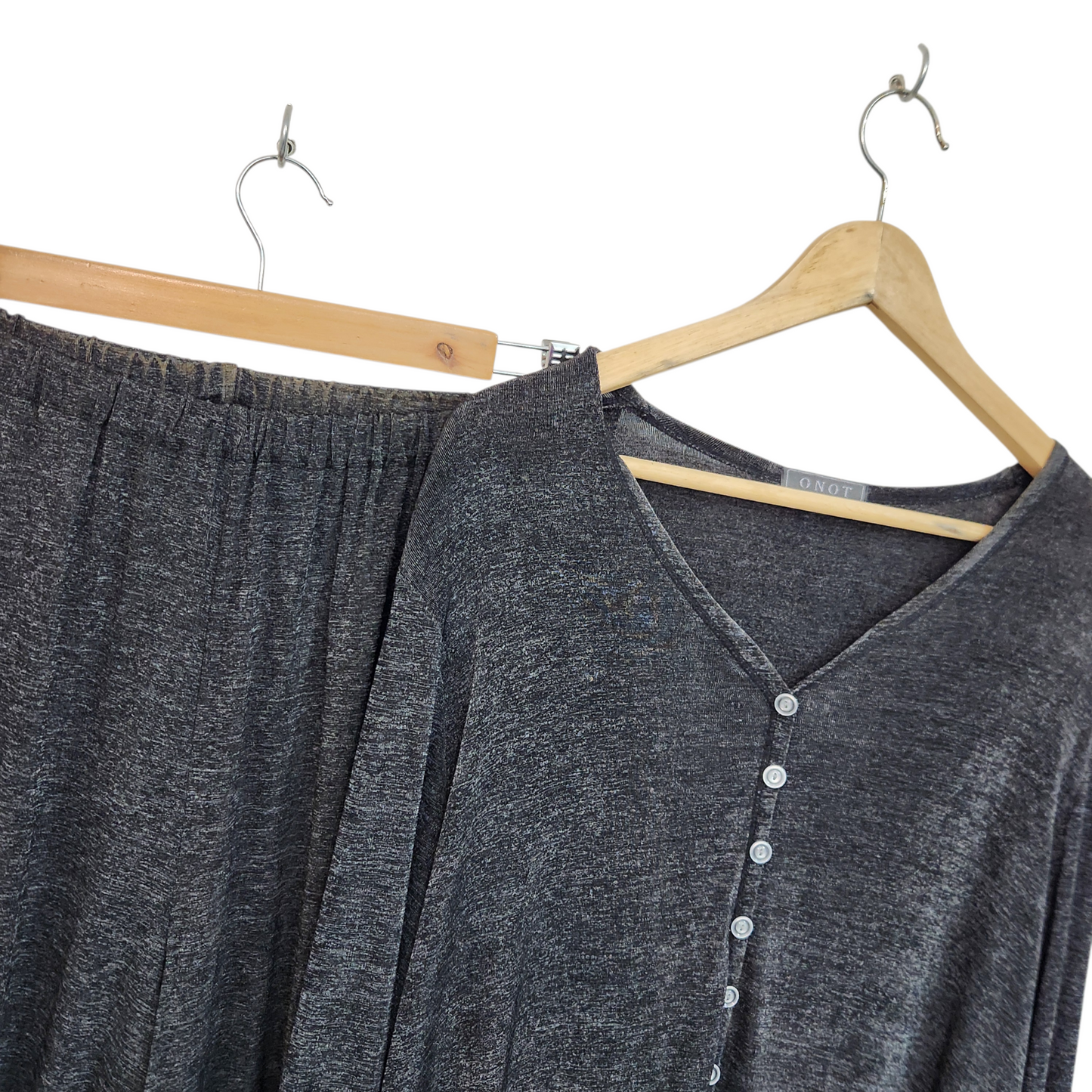 ONOT | סט חולצה ומכנסיים ארוכים נעימים | לאישה מידה L