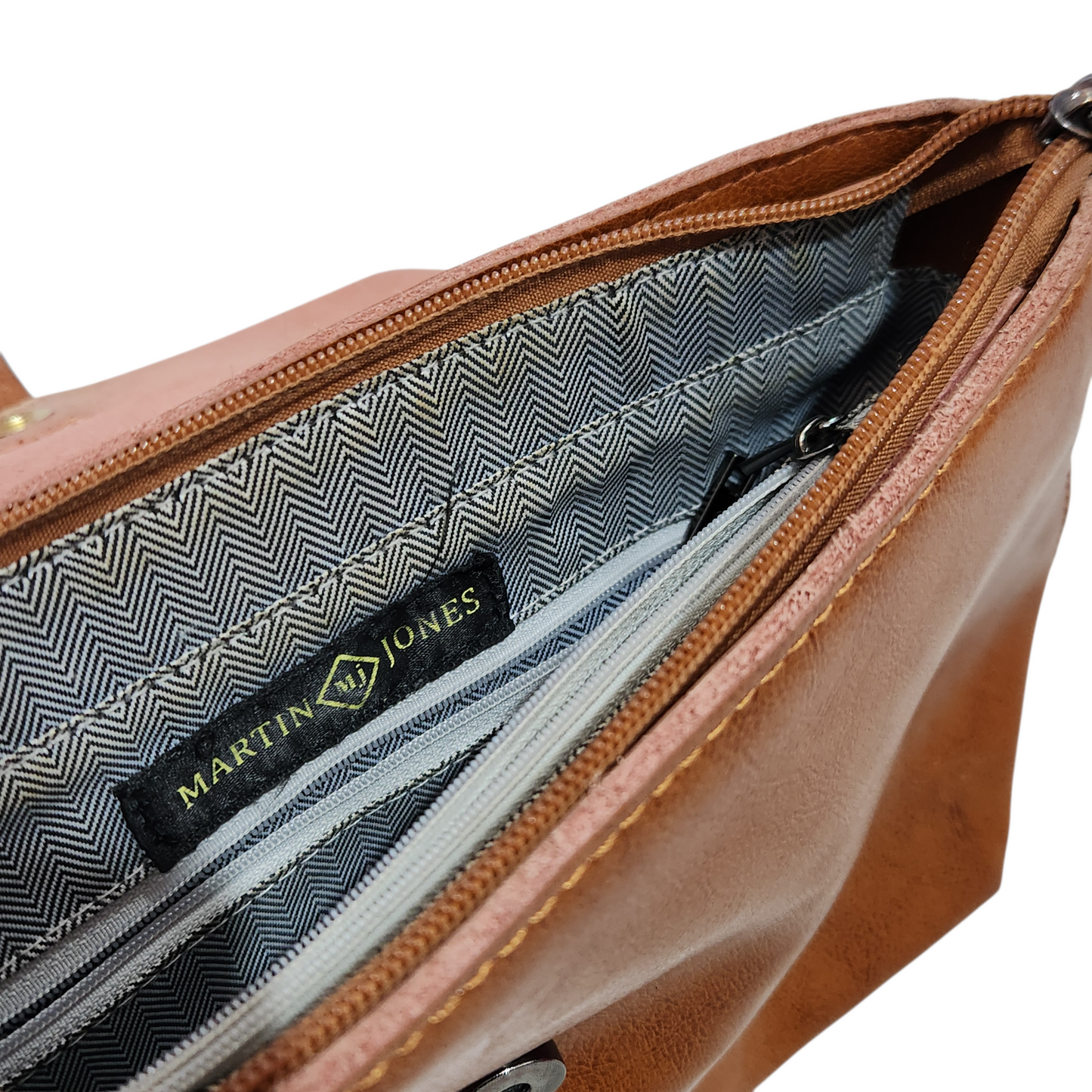 MARTIN JONES | תיק עור חום