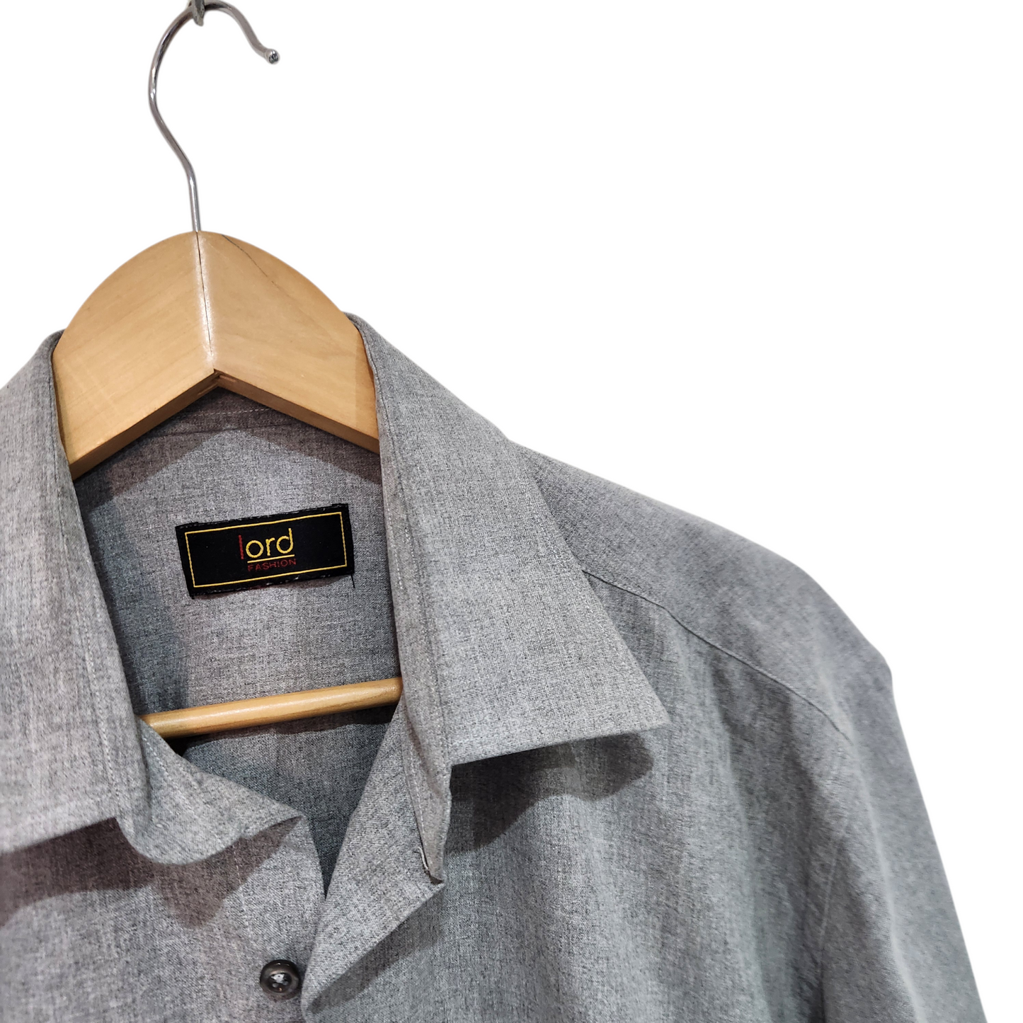 LORD | חולצה מכופתרת לגבר מידה L | כתם פיצי בכיס