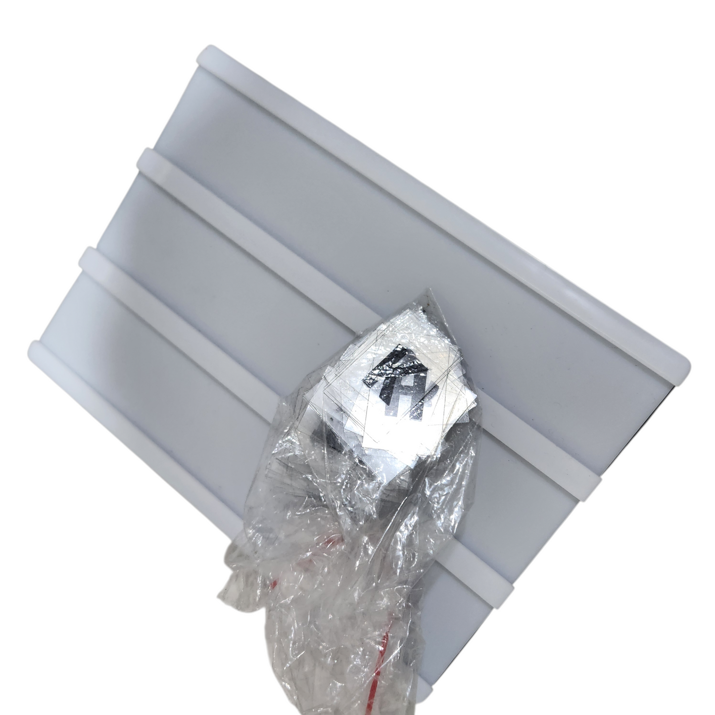 מנורה עם אותיות מתחלפות