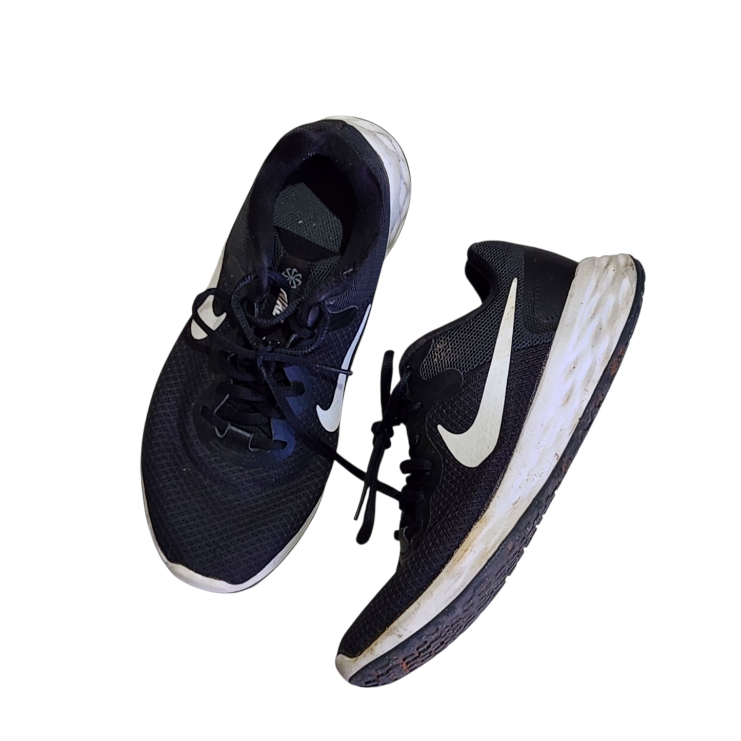 NIKE | נעלי ספורט וריצה לנשים מידה 38 | שחור לבן