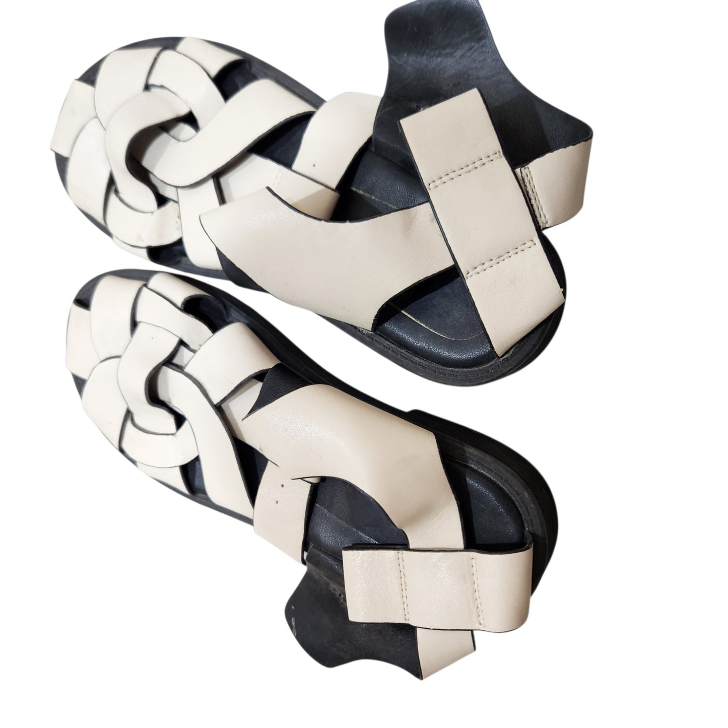 ZARA | סנדלי עור קלועים בצבע שמנת לנשים | מידה 39