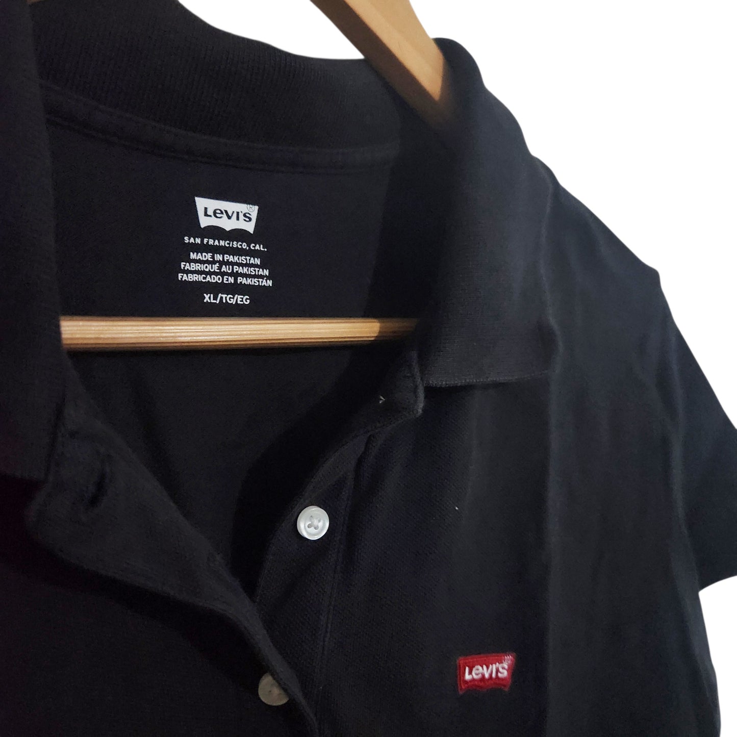 LEVI'S | חולצת פולו לנשים | מידה XL | שחור | במצב טוב