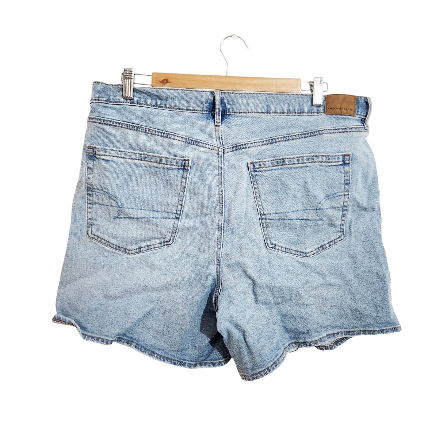 AMERICAN EAGLE | מכנסי ג'ינס קצרים לנשים | מידה 14 | תכלת | קרעים אופנתיים | 38אינץ