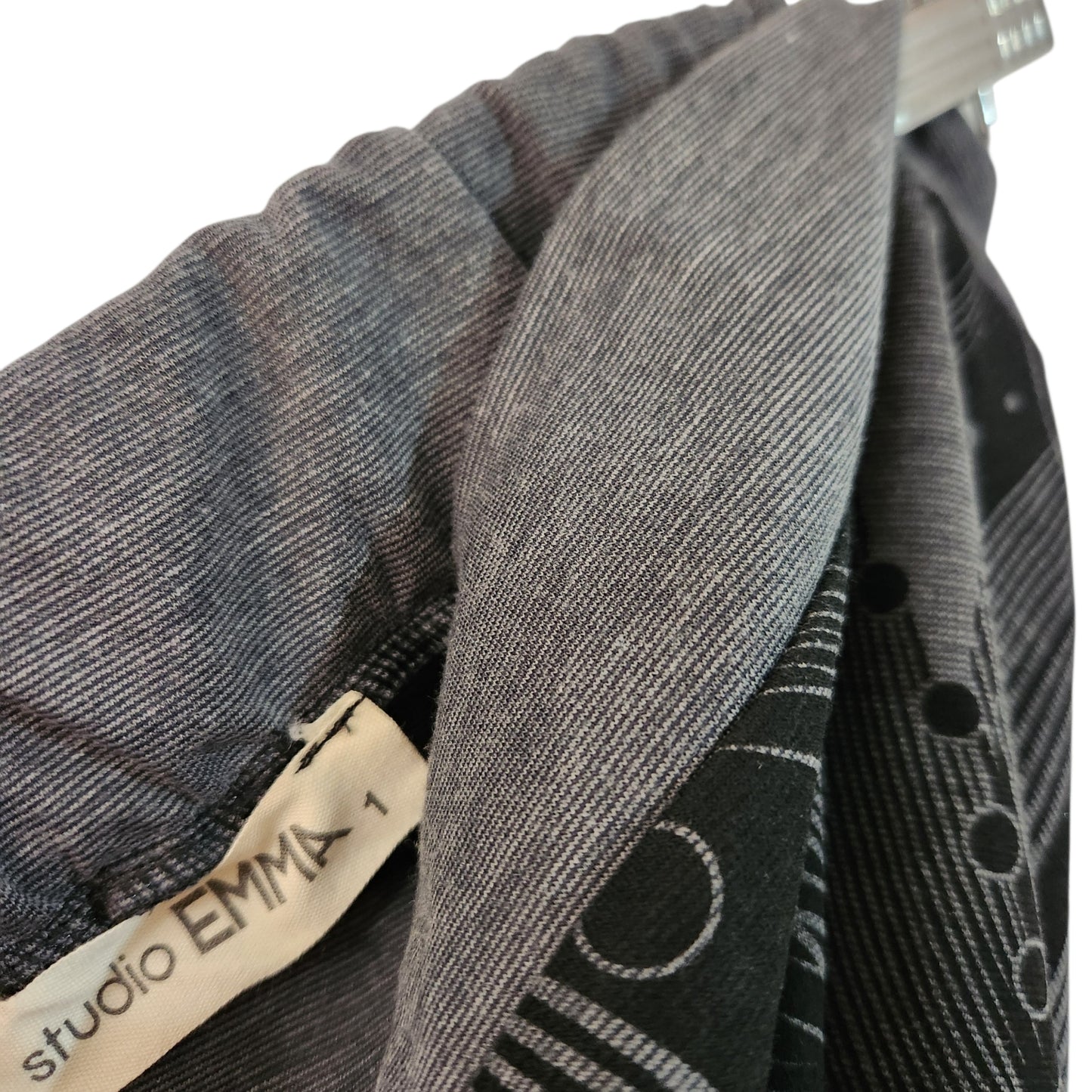 STUDIO EMMA | חצאית מעוצבת לאישה מידה 1 | L/XL | 32-32 אינץ היקף מותן