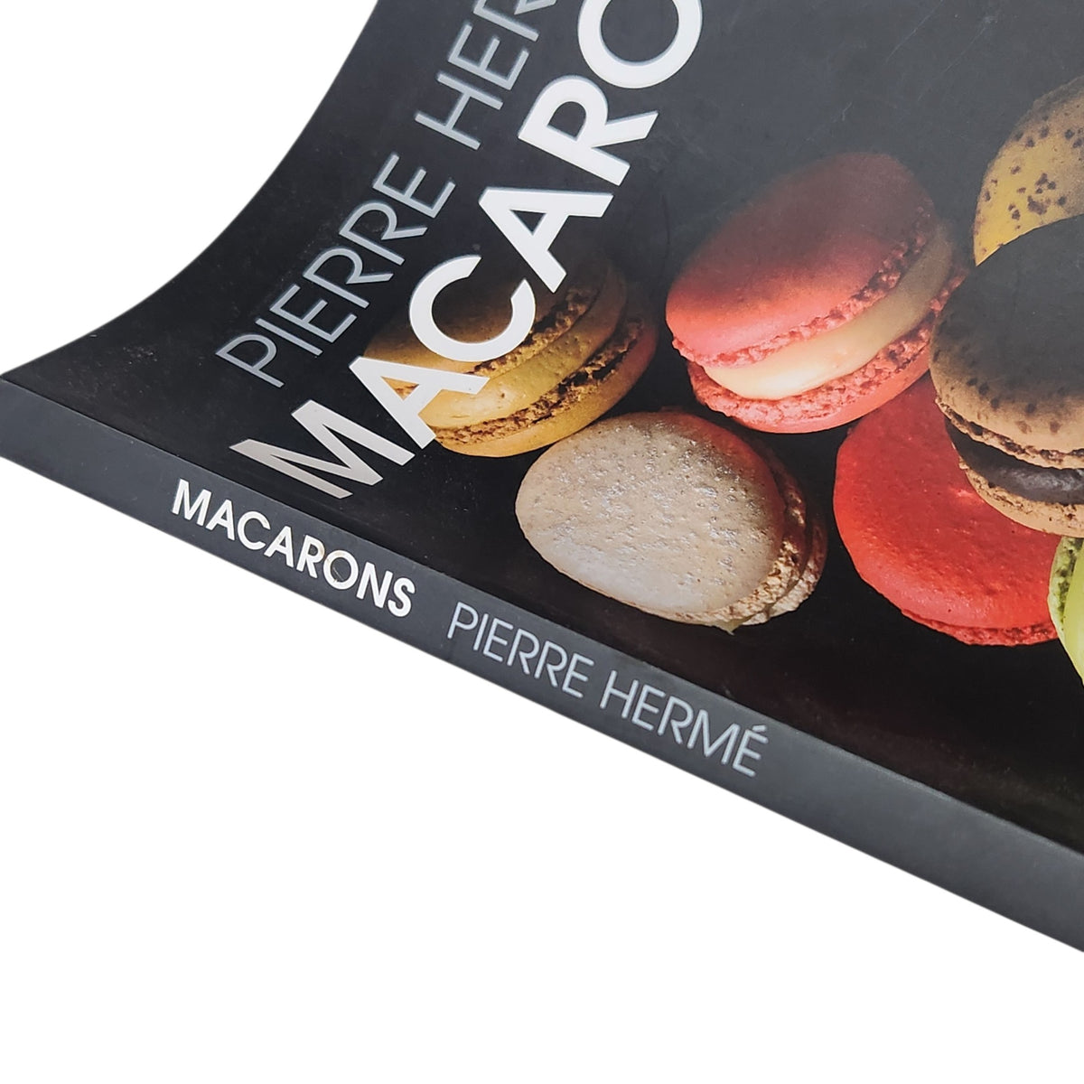 PIERRE HERMÉ | MACARONS | ספר מתכונים באנגלית