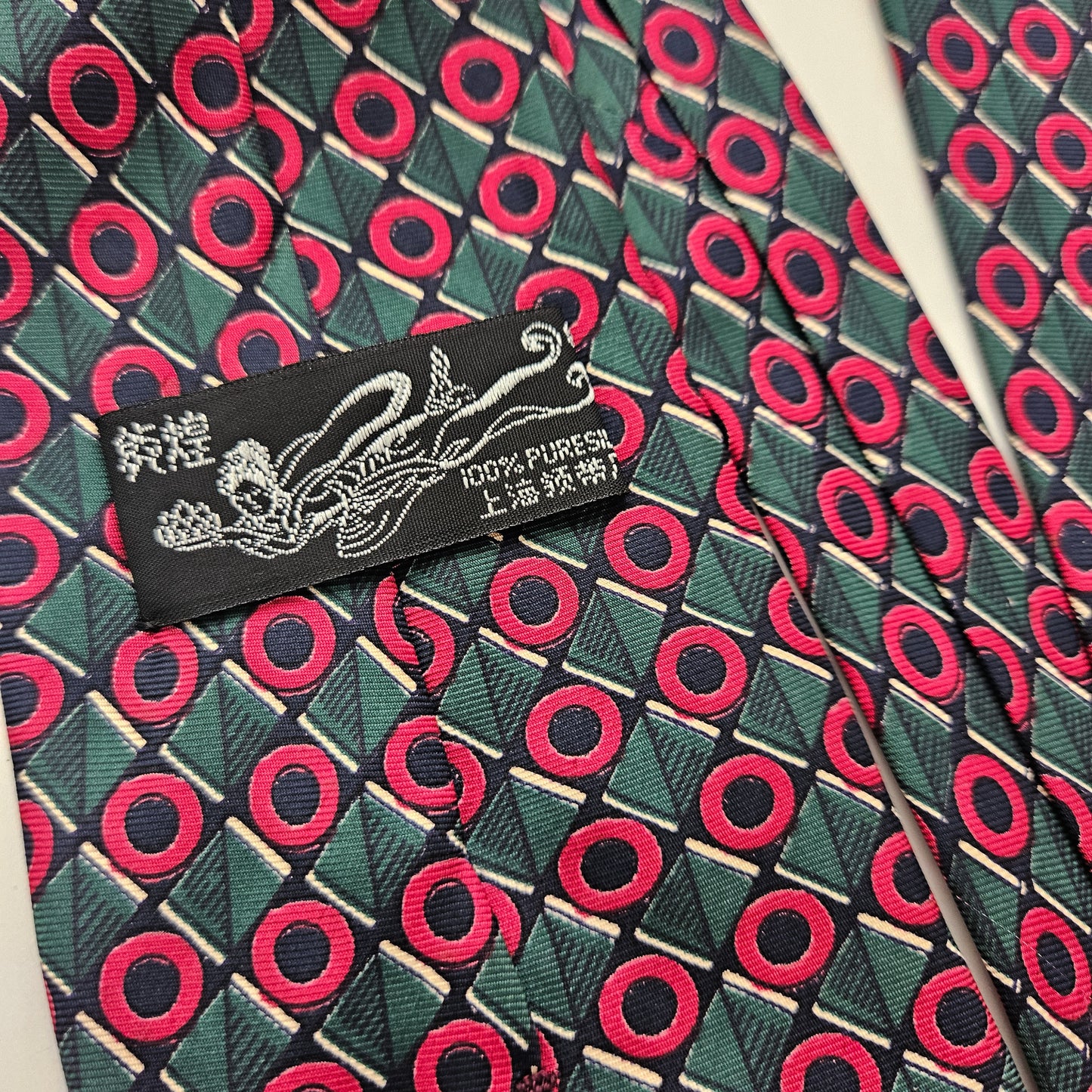 עניבה מעוצבת