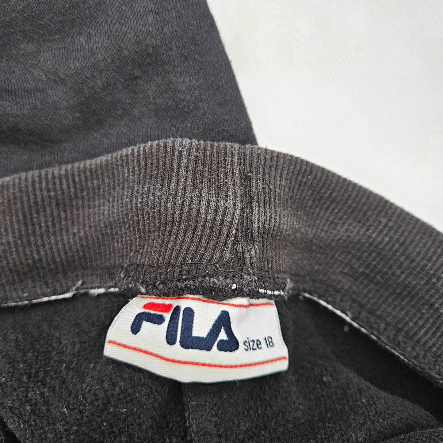 FILA חליפה לנער גיל 18 