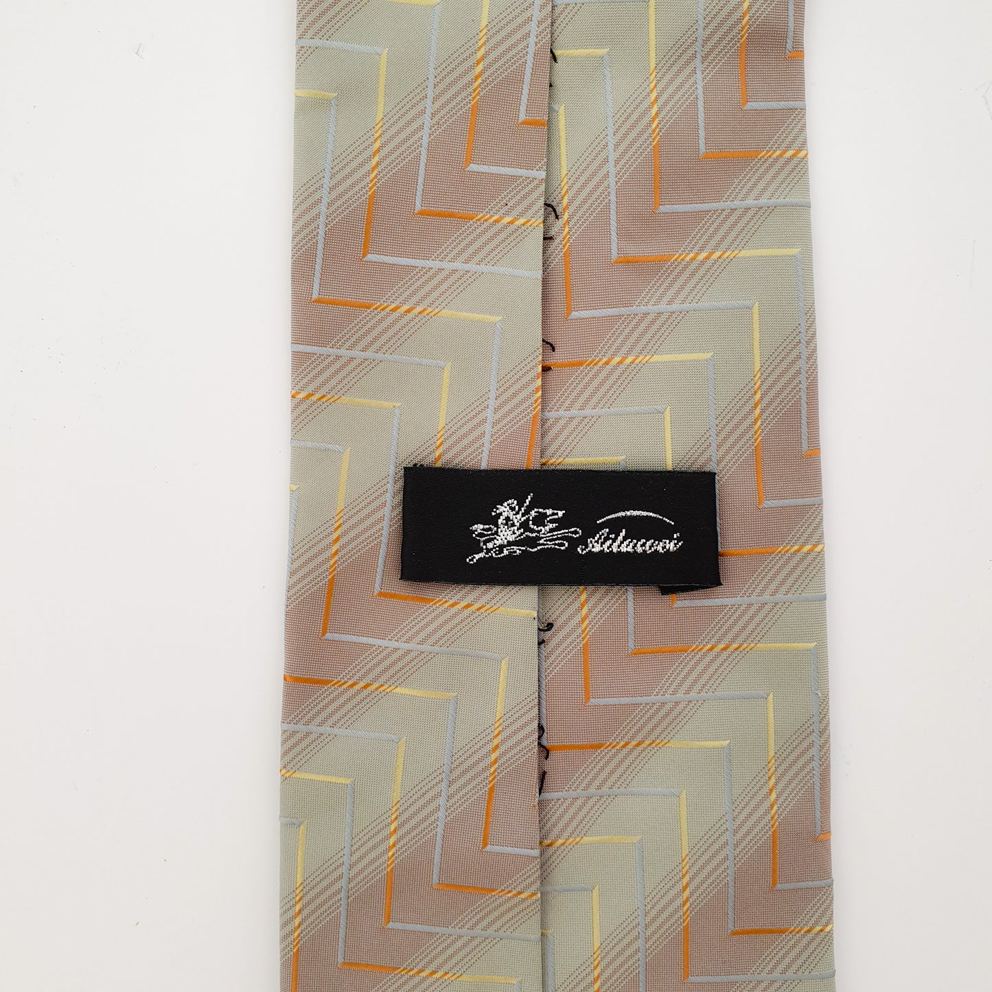 עניבה אפורה משולשים