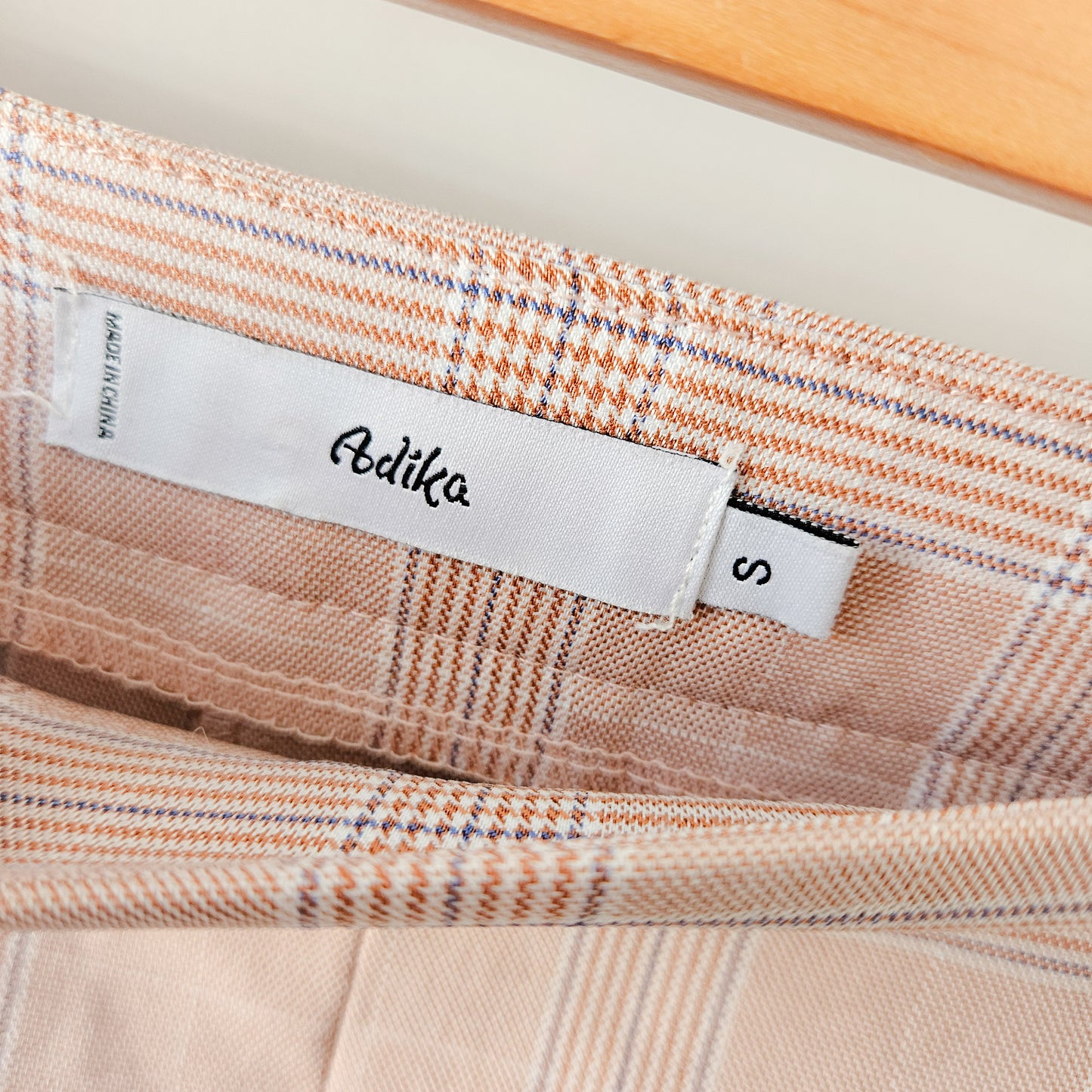 ADIKA מכנסיים קצרים לאישה מידה S