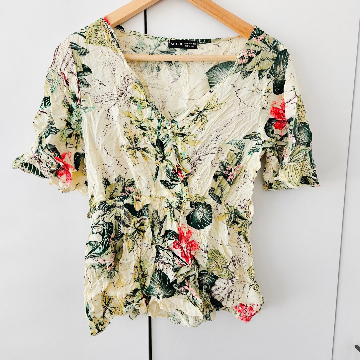 SHEIN חולצה פרחונית לאישה מידה M