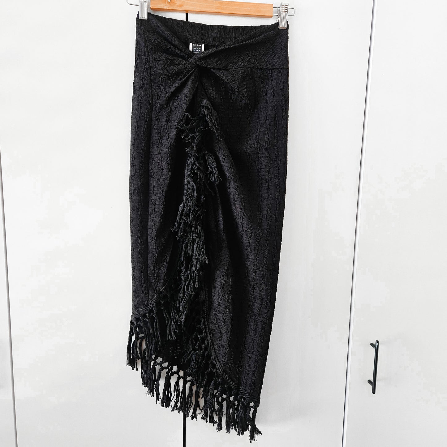 SHEIN חצאית שחורה לאישה מידה 36 S