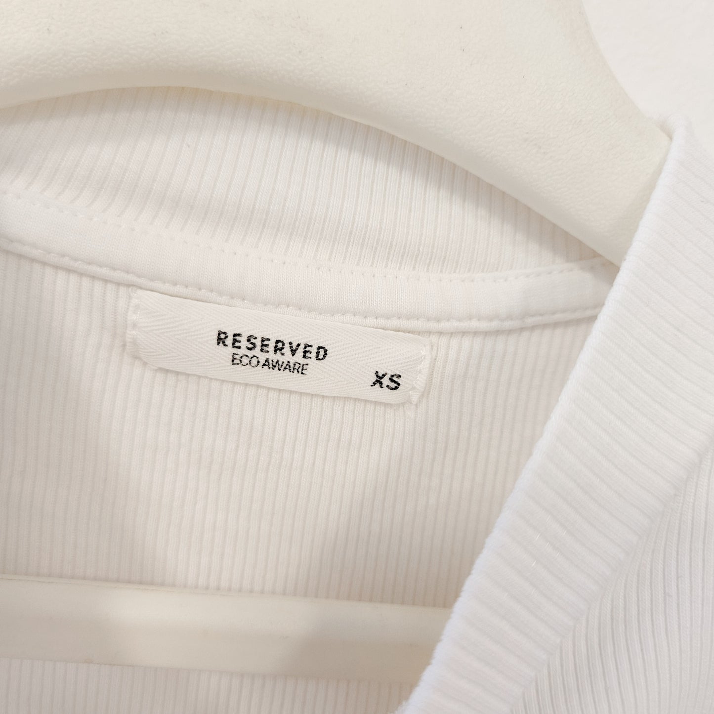RESERVED חולצה קצרה לאישה מידה XS