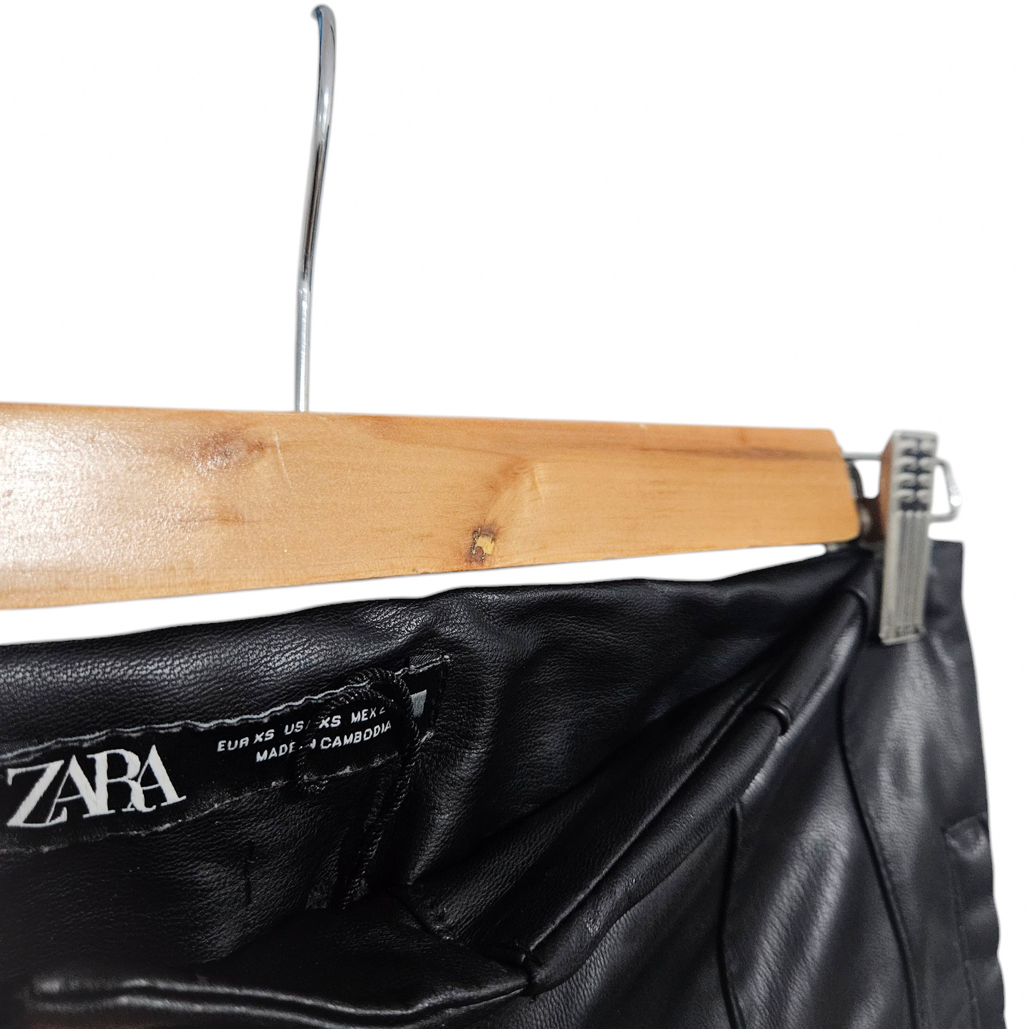 ZARA מכנסיים לאישה בד דמוי עור מידה XS