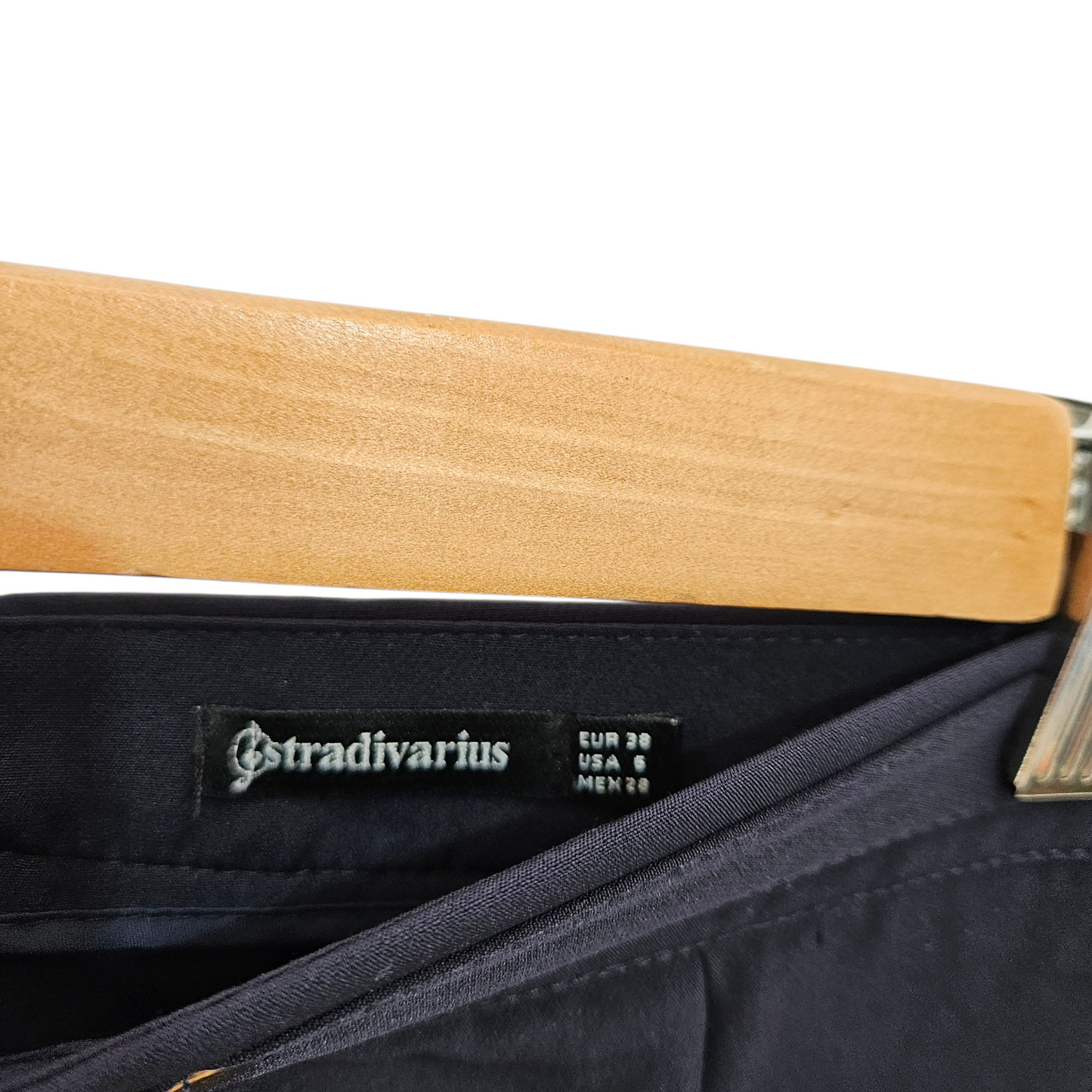 Stradivarius חצאית קצרה לאישה מידה 38