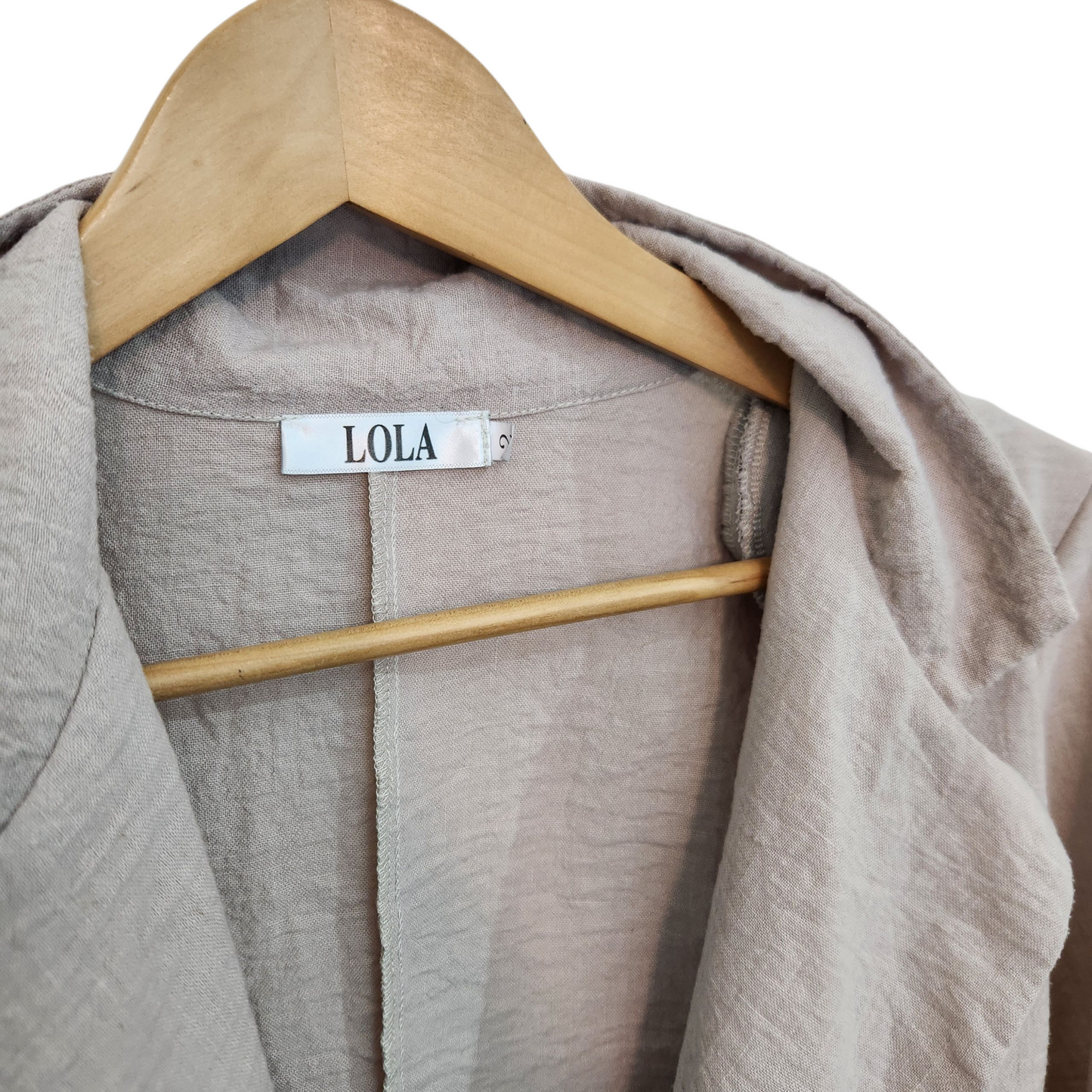 LOLA עליונית דקה עם כריות כתפיים לאישה מידה M