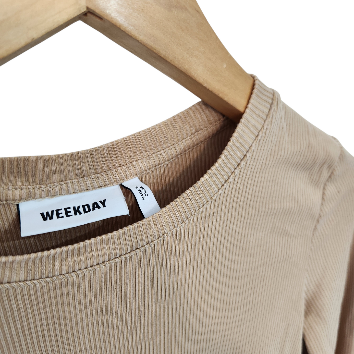 WEEKDAY חולצה ארוכה דקה לאישה מידה XS