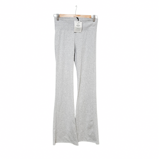 Bershka טייץ מתרחב דק חדש עם תווית לאישה מידה M‏