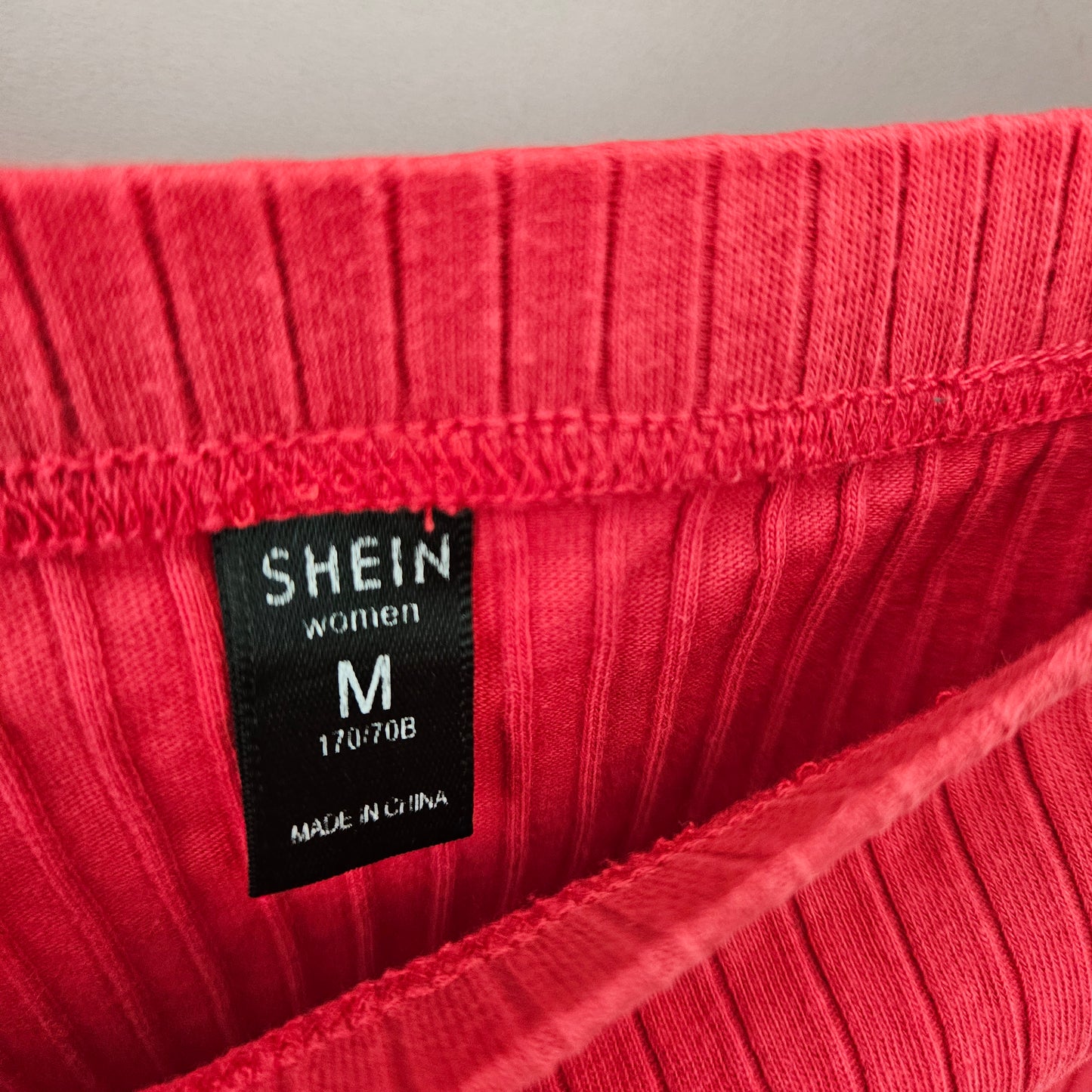 SHEIN חצאית אדומה מידה M