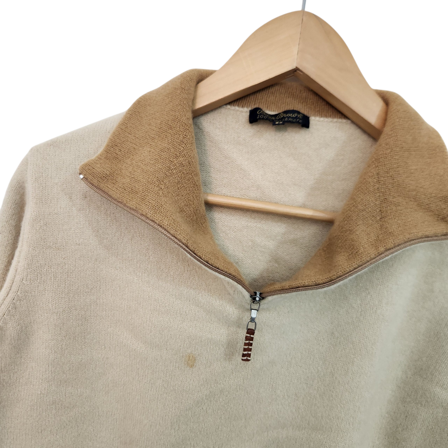 PETER BROWN חולצת סריג לאישה מידה L- כתם פיצי