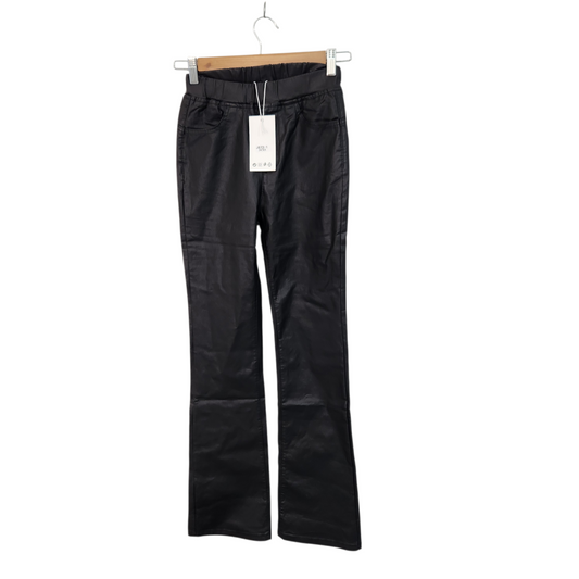 REGULAR מכנסיים דמוי עור חדשים עם תווית לאישה מידה XS