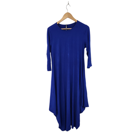 DISCREET | שמלה כחולה עם גזרה א-סימטרית ושרוול 3/4 | לאישה מידה L