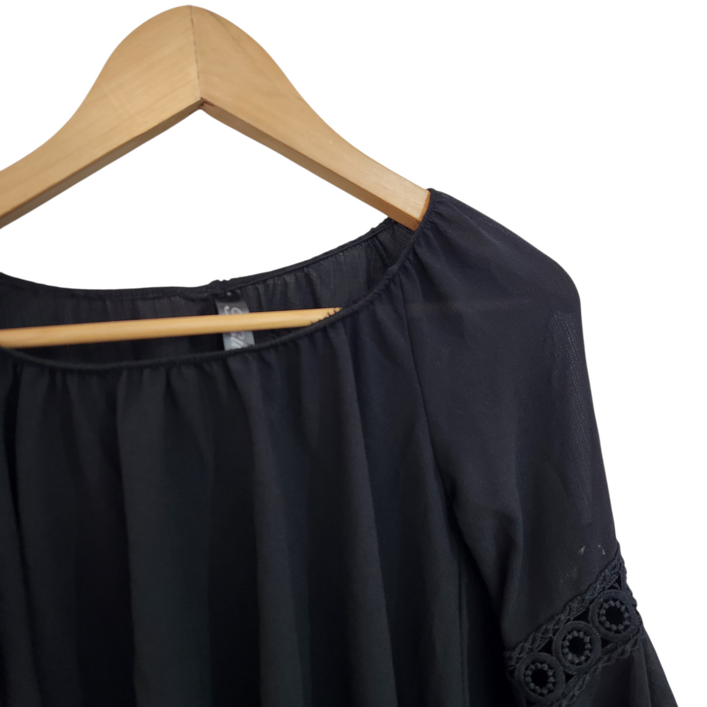 HOLLA חולצה שחורה נשפכת עם שרוולים רחבים לאישה מידה M