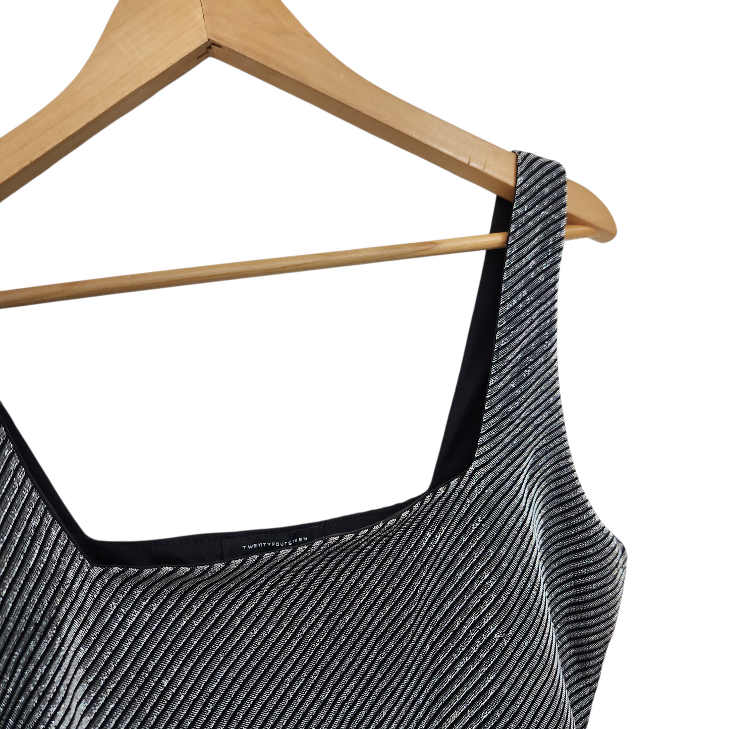 TWENTYFOURSEVEN גופייה כסופה נוצצת לאישה מידה L