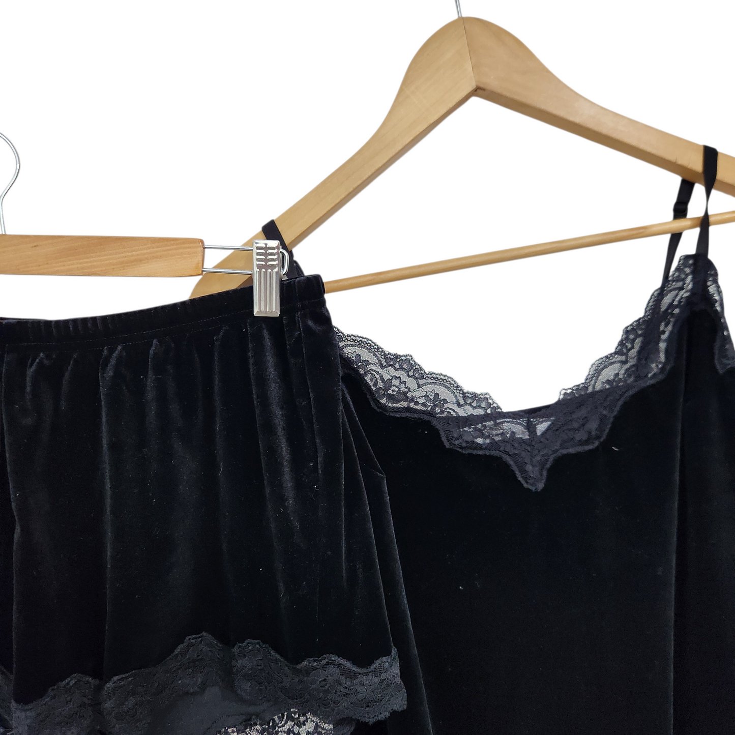 DELTA | פיג'מה קטיפה צבע שחור | לאישה מידה L