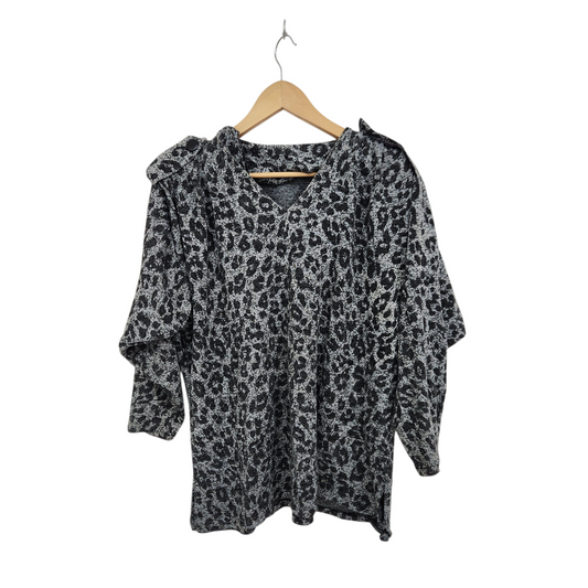 חולצה ארוכה דקה מנומרת צבע אפור שחור | לאישה מידה XL