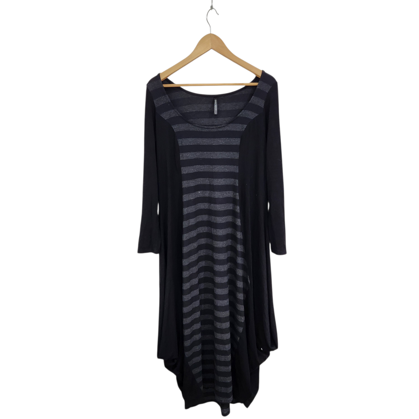 DISCREET | שמלת מקסי אוברסייז שרוול ארוך צבע אפור שחור | לאישה מידה M