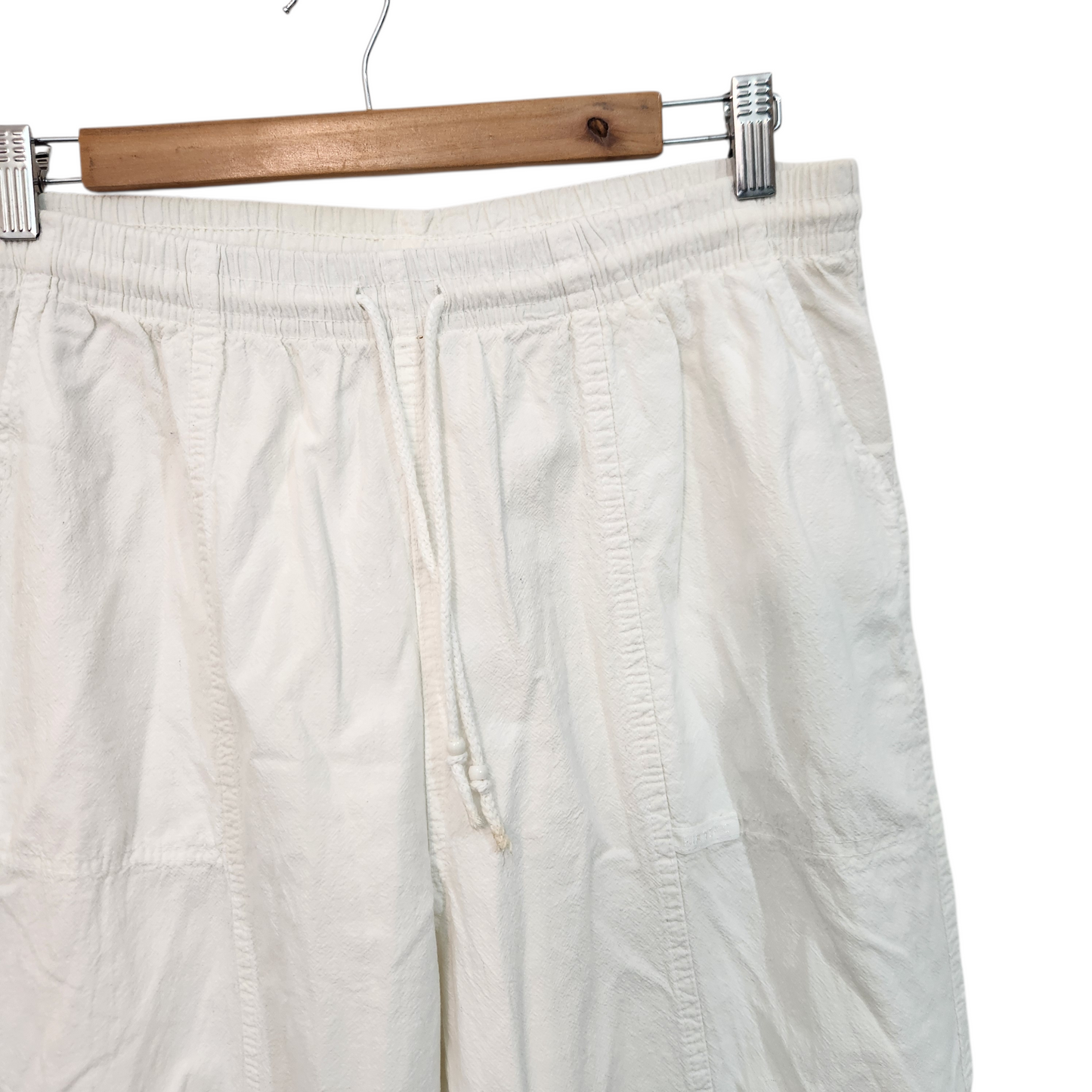 KIRTEKS | מכנסי שרוול 7/8 דקים צבע לבן | לאישה מידה XXL | 30-40 אינץ' גומי נמתח במותן