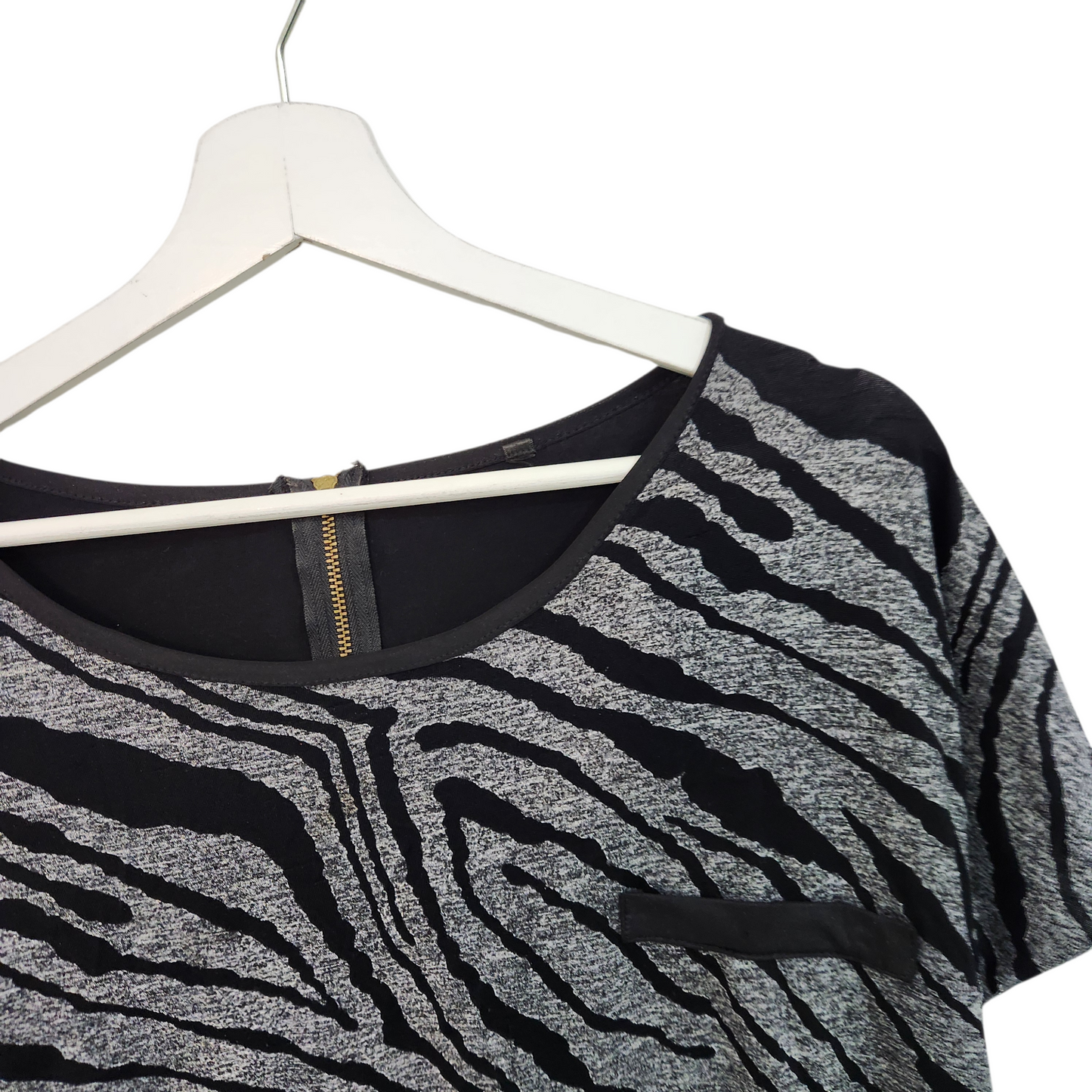 חולצה קצרה הדפס זברה | לאישה מידה L/XL