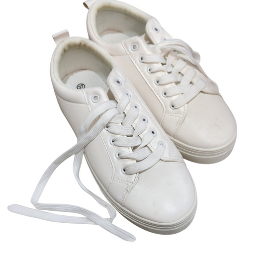 URBNICA | נעלי נשים צבע לבן | מידה 37