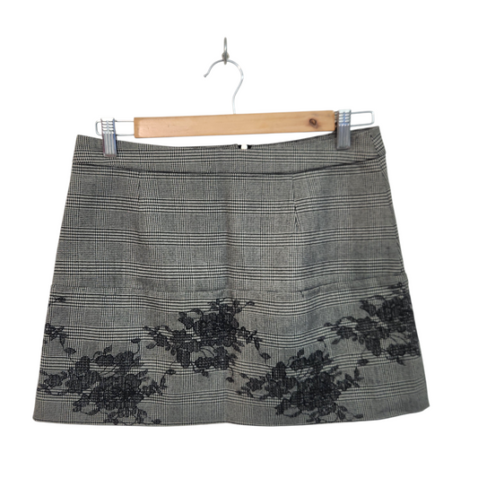 ZARA | חצאית קצרה אפורה עם רקמה | לאישה מידה M