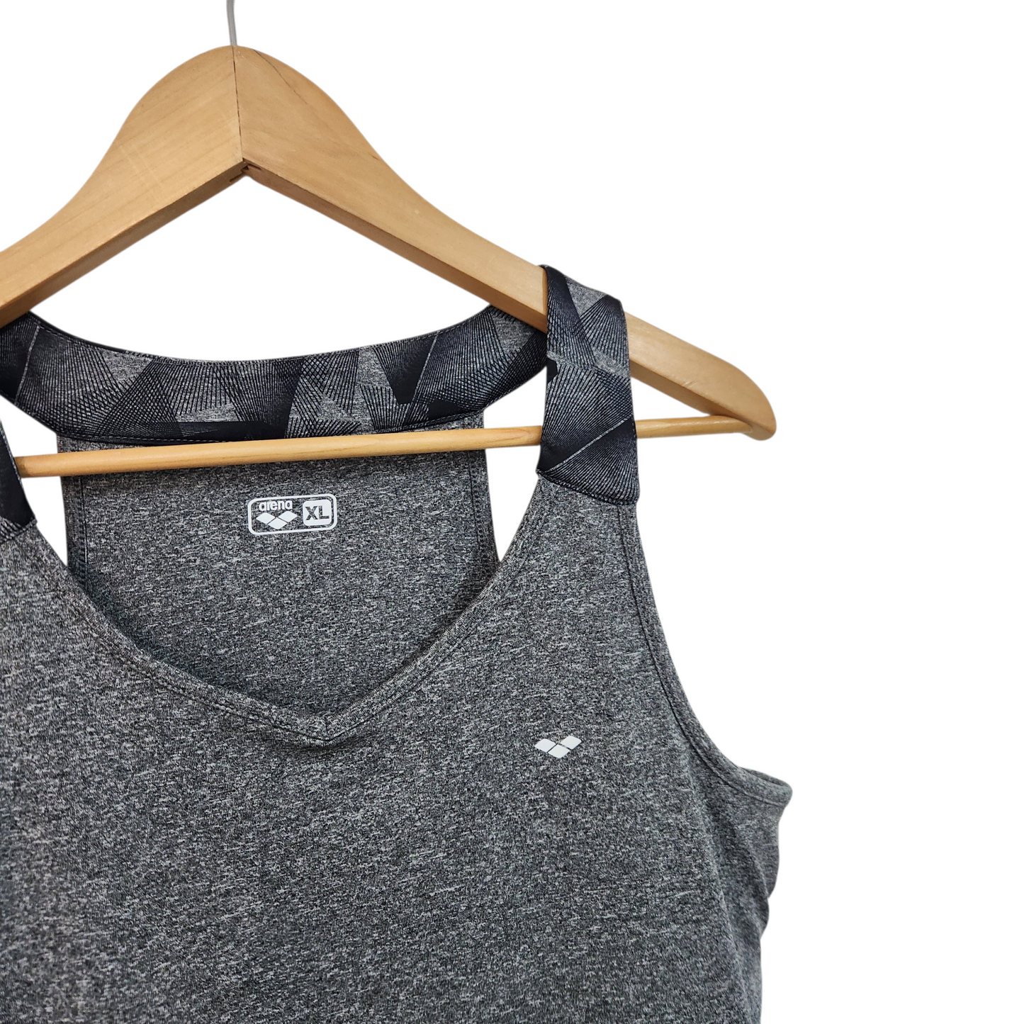 ARENA | גופיית ספורט צבע אפור | לאישה מידה XL