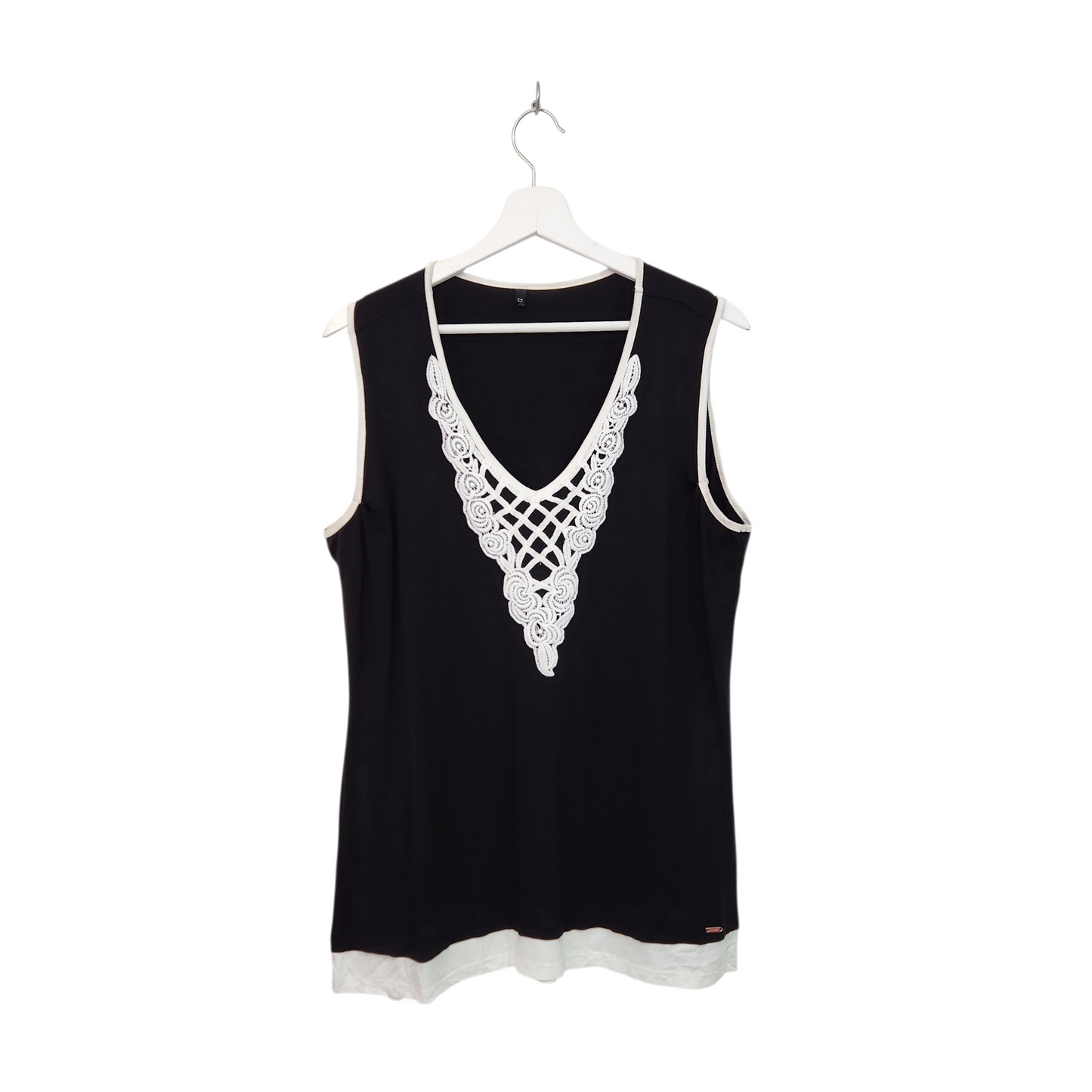 DISCREET | גופיה צבע שחור עם עיטור לבן | לאישה מידה XL