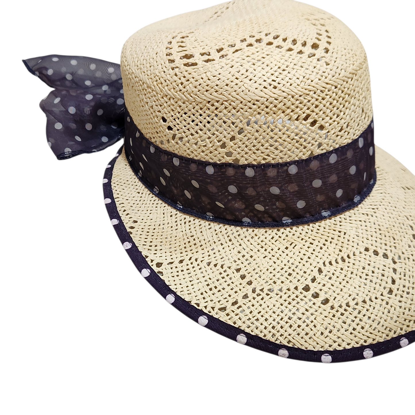 כובע קש עם סרט