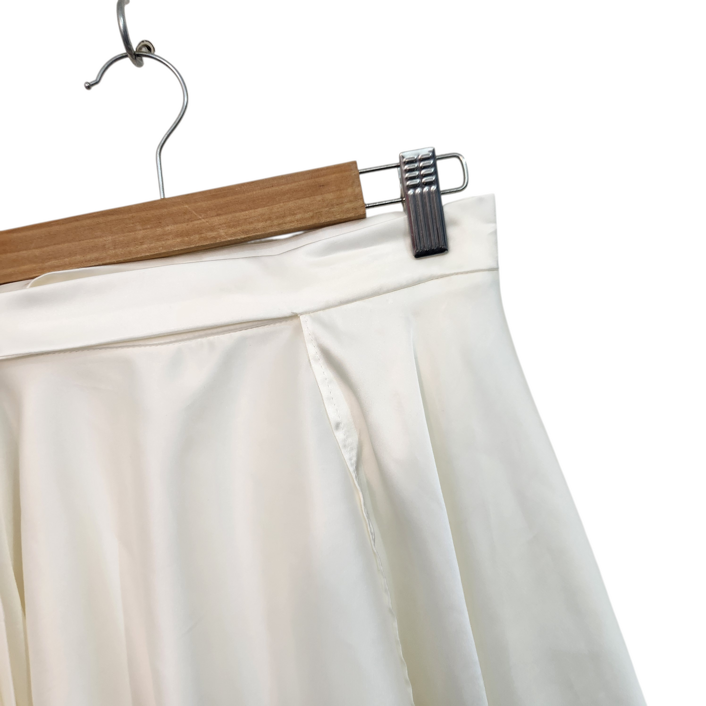 TOMA | חצאית מעטפת סטן צבע קרם לבן | לאישה מידה S/M