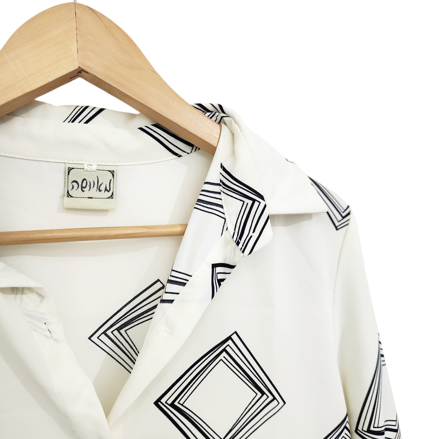 מאיושה | חולצה מכופתרת ארוכה דקה צבע קרם | לאישה מידה S | כתם